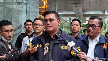 Membongkar Jaringan Impor Ilegal: Polri Klaim Selamatkan Potensi Penerimaan Negara Nyaris Rp1 Triliun dalam Dua Bulan