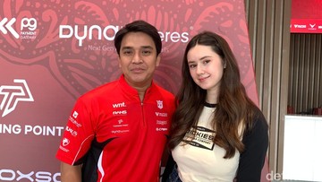 Strategi Cerdas Billy Syahputra dan Vika Kolesnaya: Membangun Fondasi Bilingualisme Anak Sejak Usia Sembilan Bulan