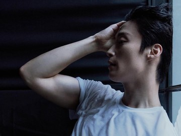Heo Nam Jun Pamerkan Pesona Maskulin Lewat Pemotretan Eksklusif Harper’s Bazaar Korea