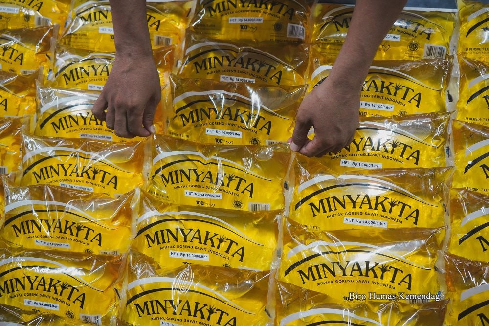Bulog Ambil Langkah Tegas: Seluruh Stok Minyakita Produksi PT KMR Ditarik Imbas Temuan Bau Tak Sedap