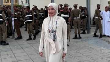 Perjalanan Spiritual Intan Nuraini Saat Haji: Kisah Ketangguhan Fisik dan Kedalaman Iman di Tanah Suci
