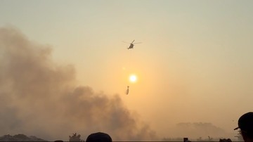 Bantuan Udara Diterjunkan, Dua Helikopter Water Bombing Perkuat Penanganan Kebakaran Dahsyat di TPA Jatiwaringin