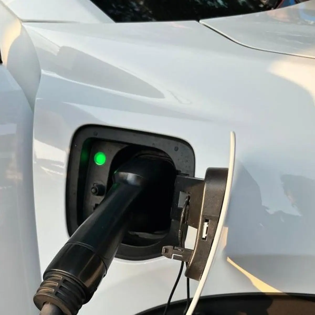 VinFast Extends Free Charging Incentive Until 2029, Pushes for 10,000 Charging Stations in Indonesia