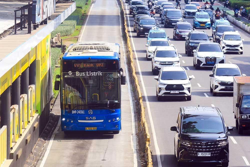 Antisipasi Dua Maraton Besar, Transjakarta Rombak Lima Rute Bus Layanan Siang
